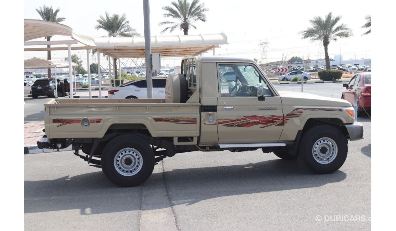 Toyota Land Cruiser Pick Up LX 4.0Ltr V6 4WD SINGLE  CAB, DIFFRENTIAL LOCK,WINCH, POWER WINDOW,WOODEN INTERIOR-POWER MIRROE, MOD