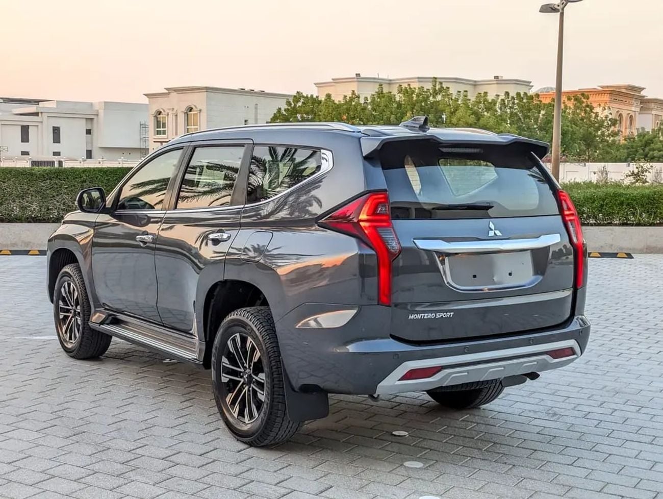 Mitsubishi Montero Sport GLS PREMIUM GLS TOP LINE FULL OPTION GCC IN EXCELLENT CONDITION