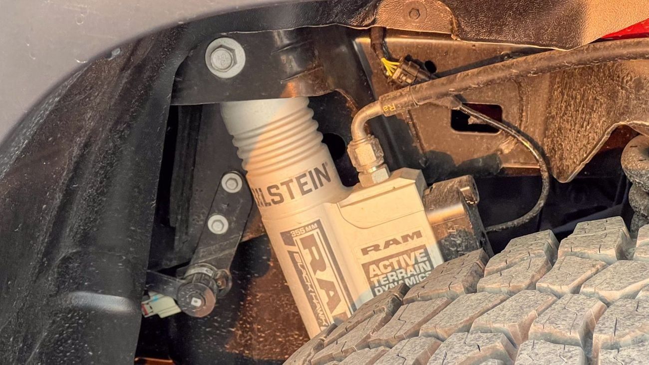 RAM 1500 EXPORT PRICE - RAM RHO 3.0L TT HO - Red (FULL OPTION)