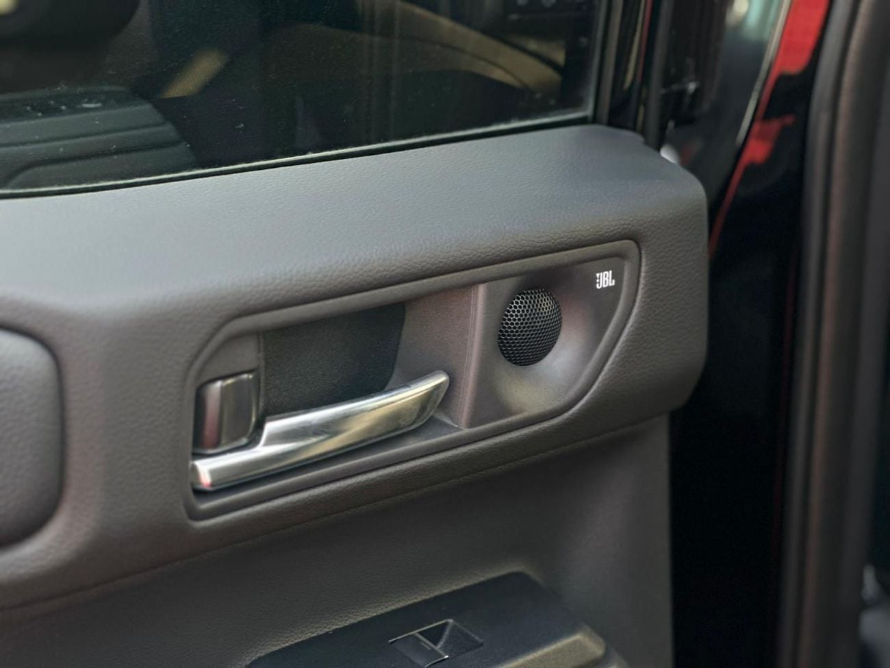 تويوتا برادو VXR Adventure Dual Tone 2.4T