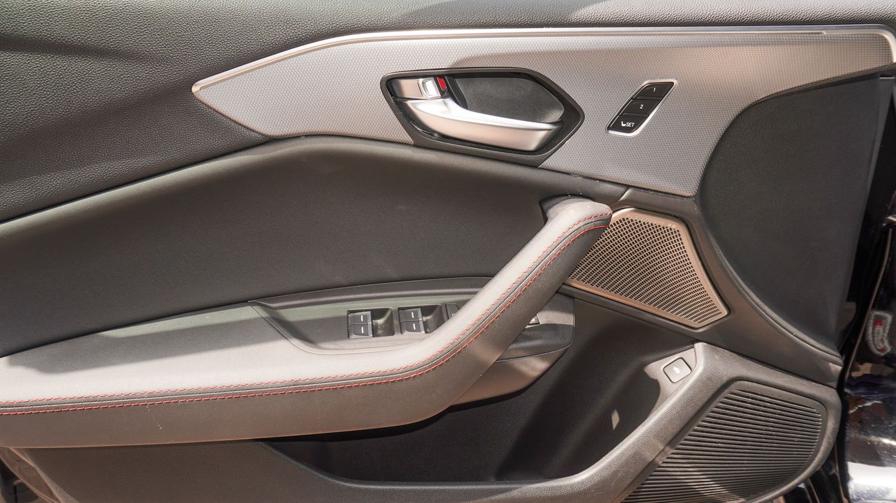 أكيورا TLX TYPE S