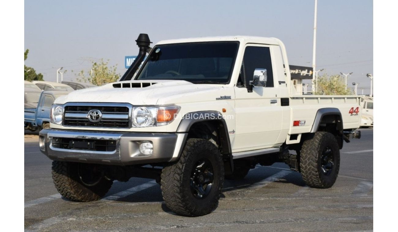 Toyota Land Cruiser Pick Up