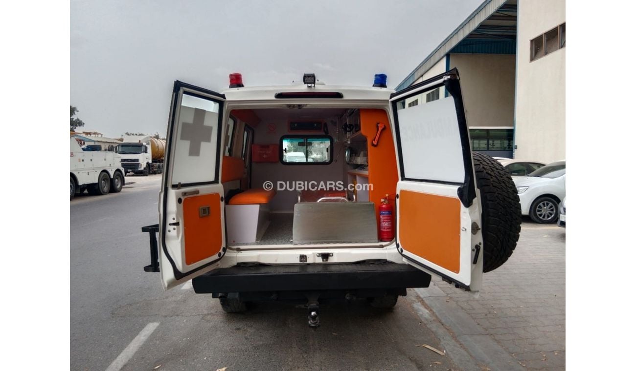 Toyota Land Cruiser 70 TOYOTA LAND CRUISER AMBULANCE RIGHT HAND DRIVE (PM1507)