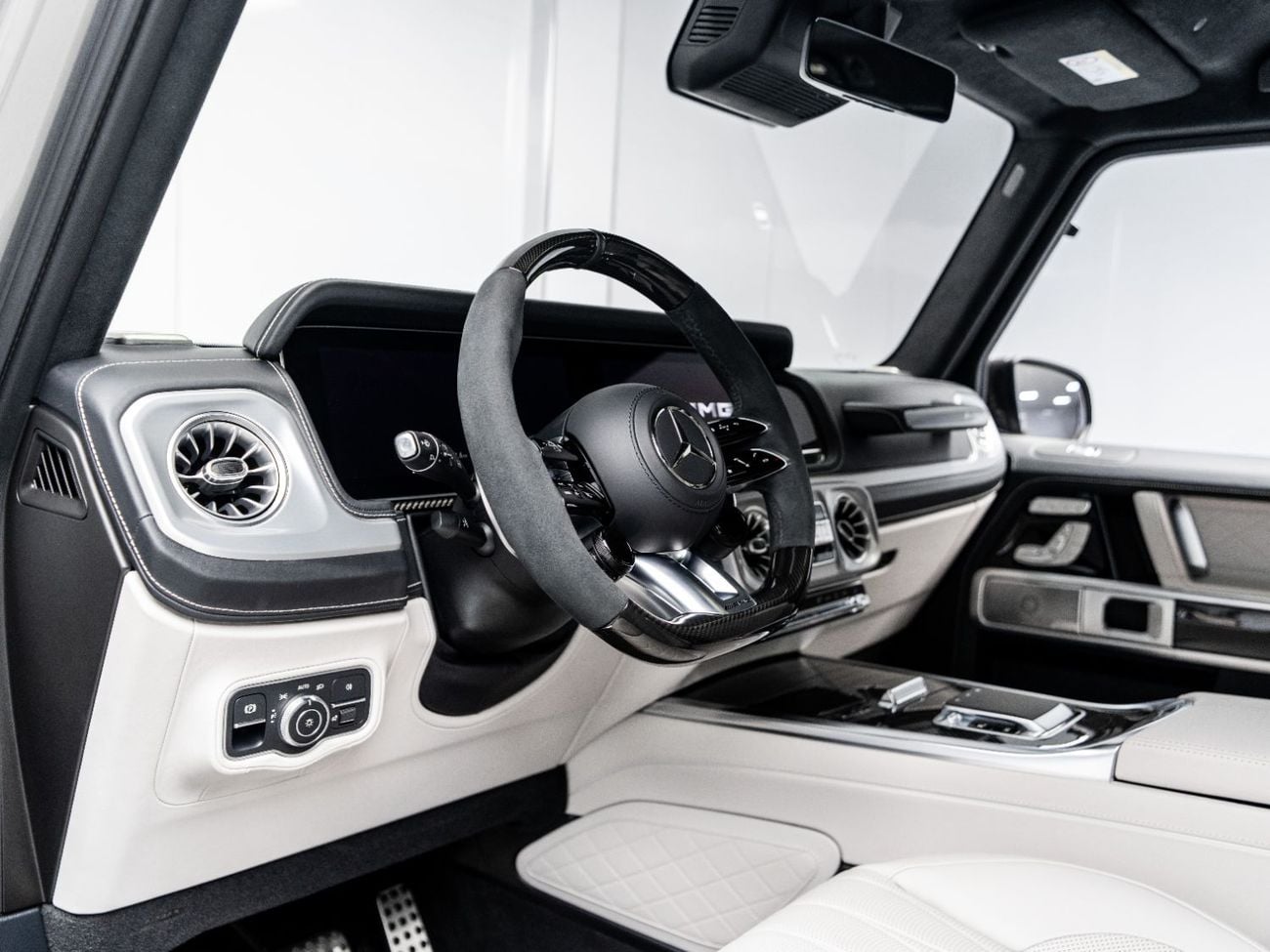 مرسيدس بنز G 63 AMG 4MATIC SUV 2025 Mercedes G63 AMG, 4.0 TC V8, 4WD, 577bhp, 9 Speed Auto