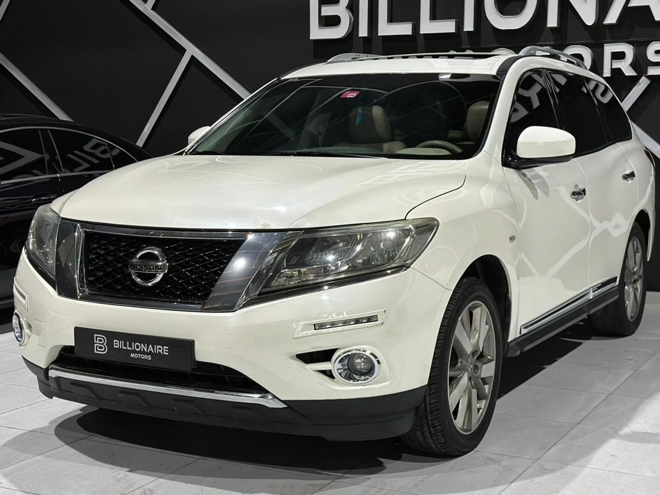 Nissan Pathfinder SV 3.5L (260 HP) 4WD NISSAN PATHFINDER | GCC | 2015 | FULL OPTIONS 7SEATERS WITH PANORAMIC ROOF