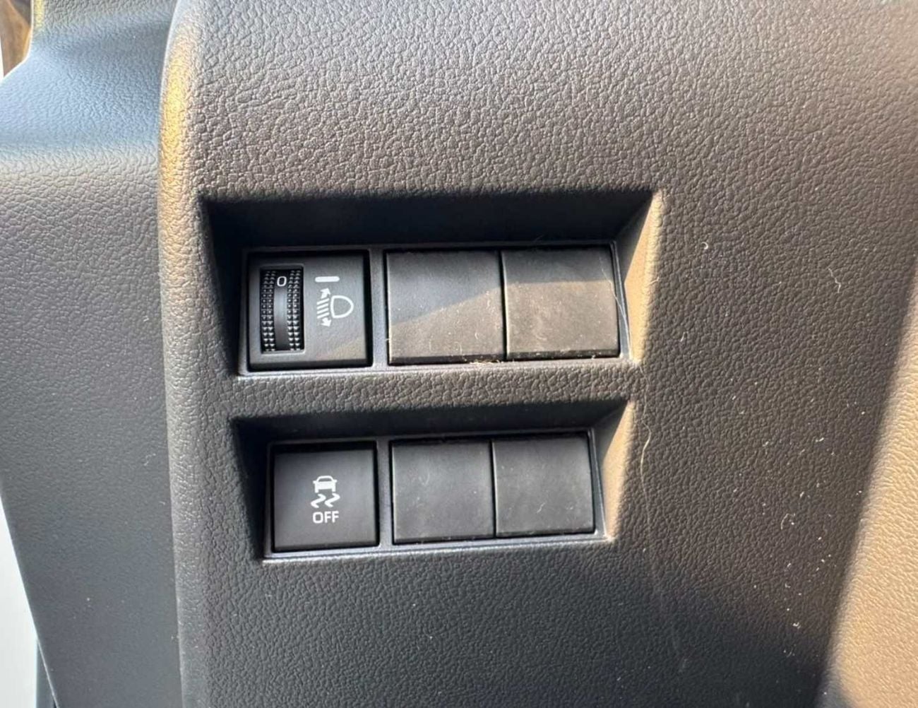 Toyota Land Cruiser GXR TWIN TURBO || 3.5L PETROL V6 | DRIVER PWR SEAT | SUNROOF | COOL BOX (CODE # GXR3B)