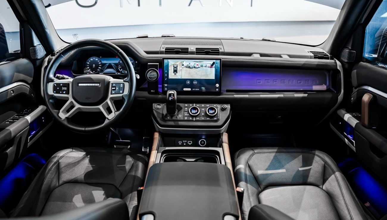 Land Rover Defender 2023 Land Rover Defender 110 P300 SE, 2028 Land Rover Warranty + Service Contract, Low KMs, GCC