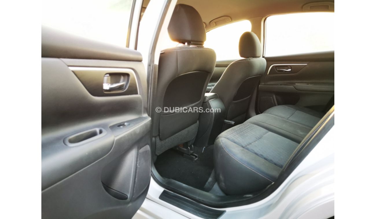 Nissan Altima 2.5L, 16" Alloy Rims, LED Fog Lights, Dual AirBags, CODE-222