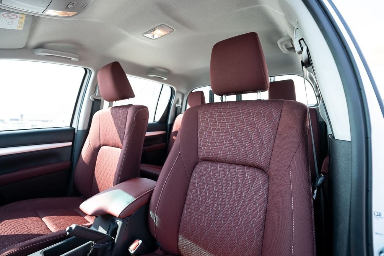 تويوتا هيلوكس SGLX 2.7L Petrol Double Cabin Automatic Transmission 4x4 2026