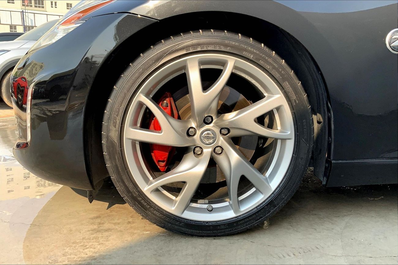 نيسان 370Z Standard