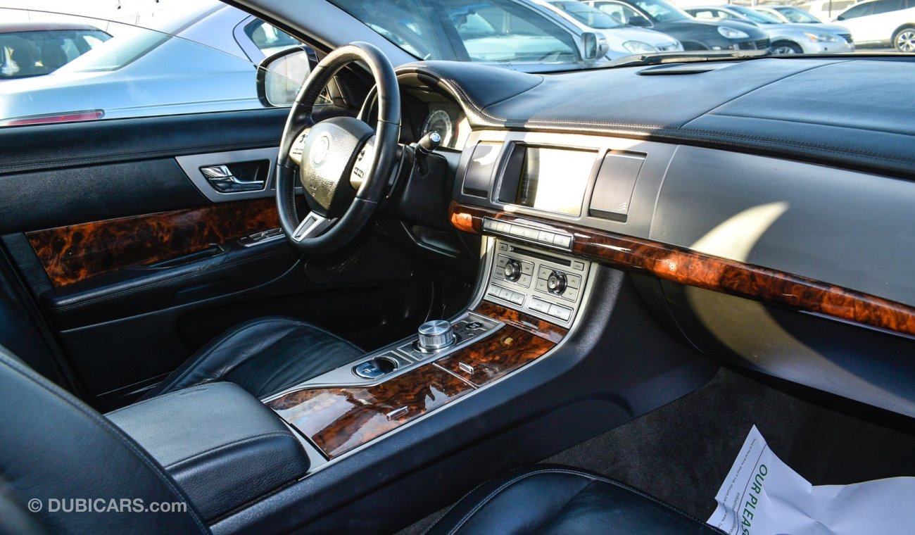 Jaguar XF