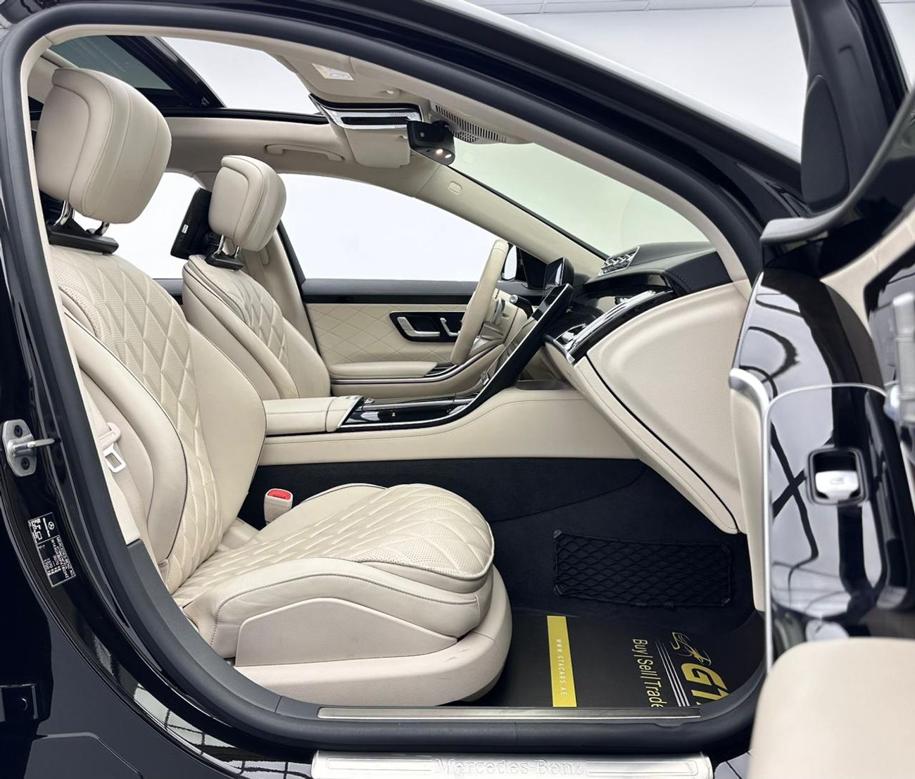 Mercedes-Benz S 580e 2023 Mercedes-Benz S580e, Maybach Kit, 1 Year Unlimited Km Warranty, Full Service History, GCC