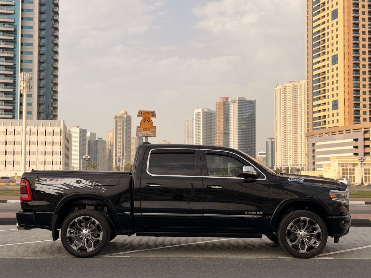 رام 1500 Limited 5.7L (5 Seater)