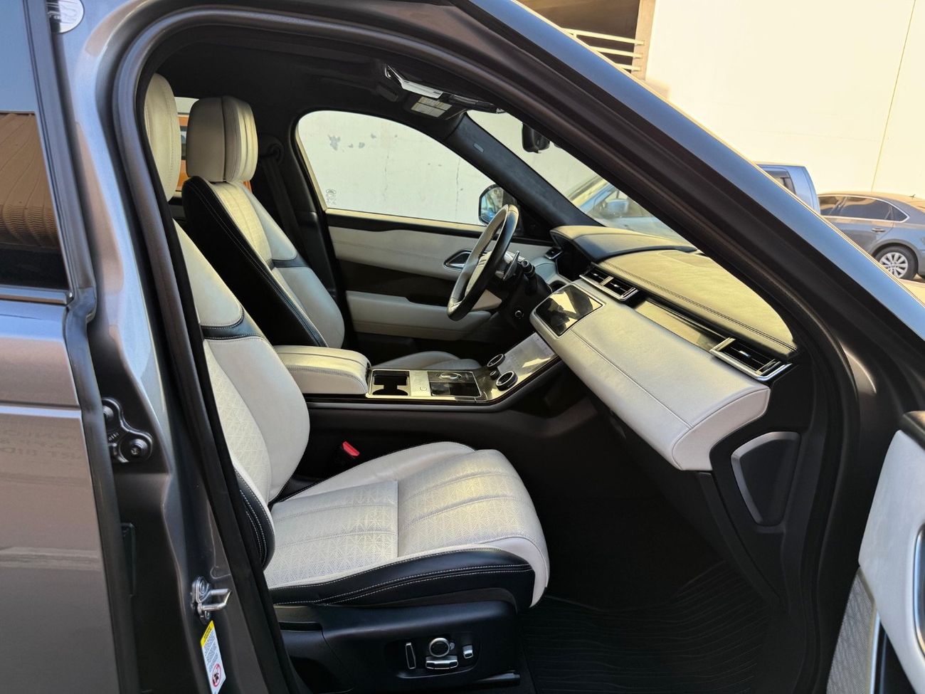 Land Rover Range Rover Velar 2018 P380 R-Dynamic HSE 3.0L 340HP CANADA IMPORTED