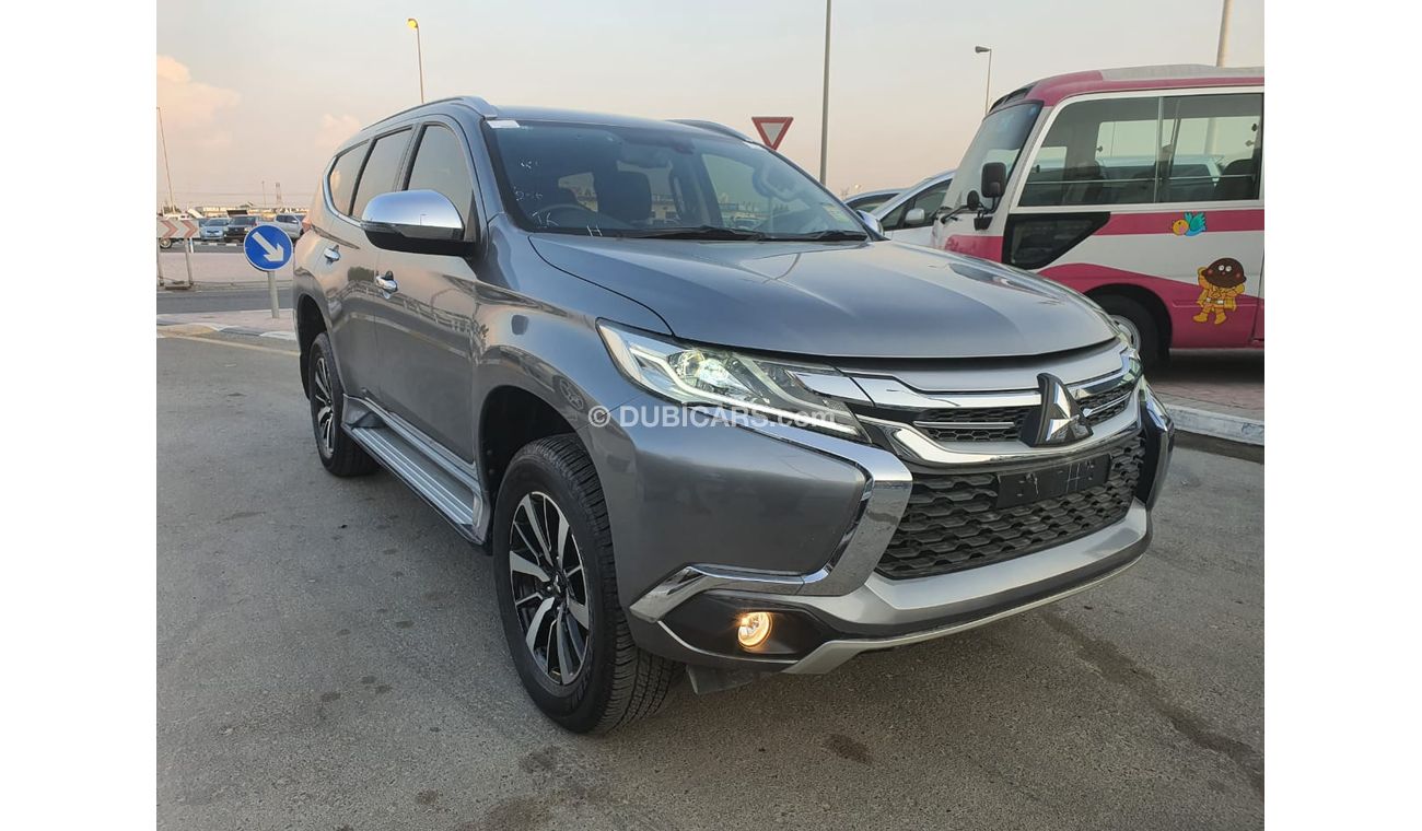 Mitsubishi Pajero DIESEL 2.4 L RIGHT HAND DRIVE FULL OPTIONS