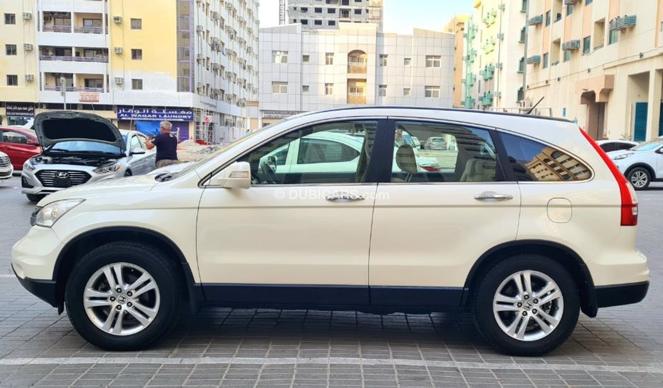 Honda CRV HONDA CRV GCC 2011 WITH SUNROOF