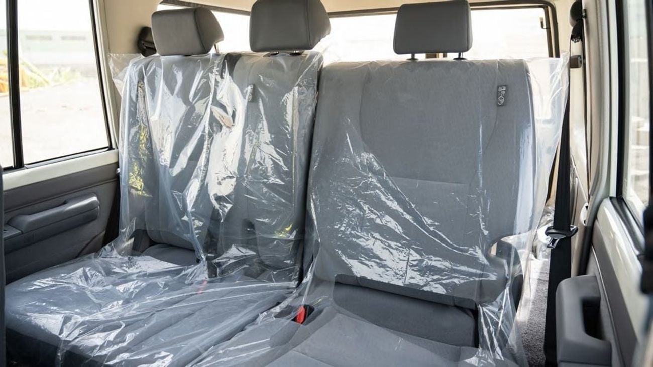 Toyota Land Cruiser 70 LC76 4.0 MT mid option 2025