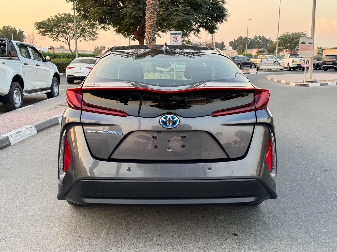 Toyota Prius 2022 PRIME PLUG IN HYBRID HEV Limited 1.8L FULL OPTION CANADA SPEC