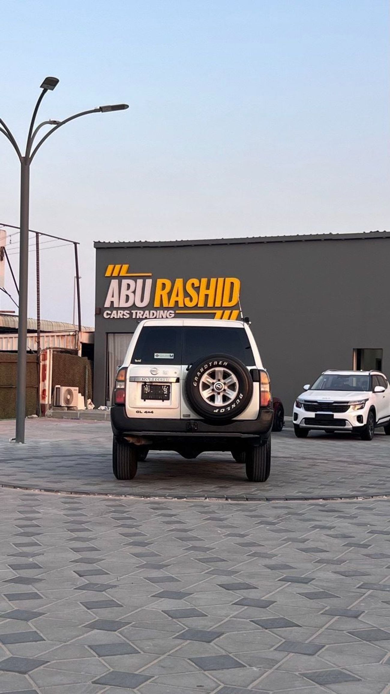 نيسان باترول سفاري GL 4.8L A/T (7 Seater)