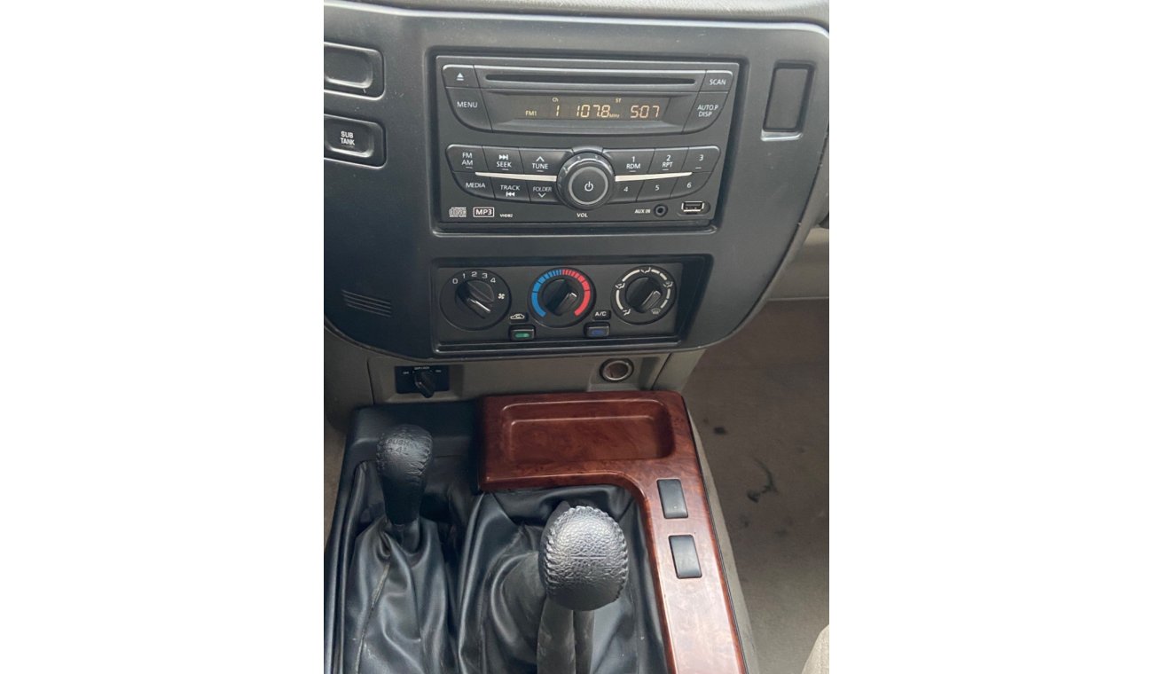 Nissan Patrol Pickup HT Safari