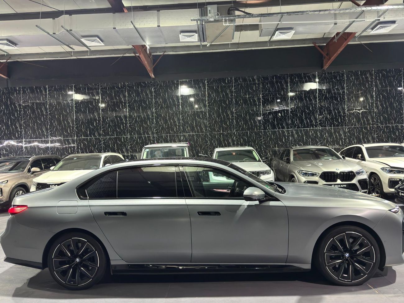 BMW i7 101.7 kWh xDrive60 2022 BMW i7, Warranty, Carbon Fiber Package, Fully Loaded, Very Low Kms, 536HP