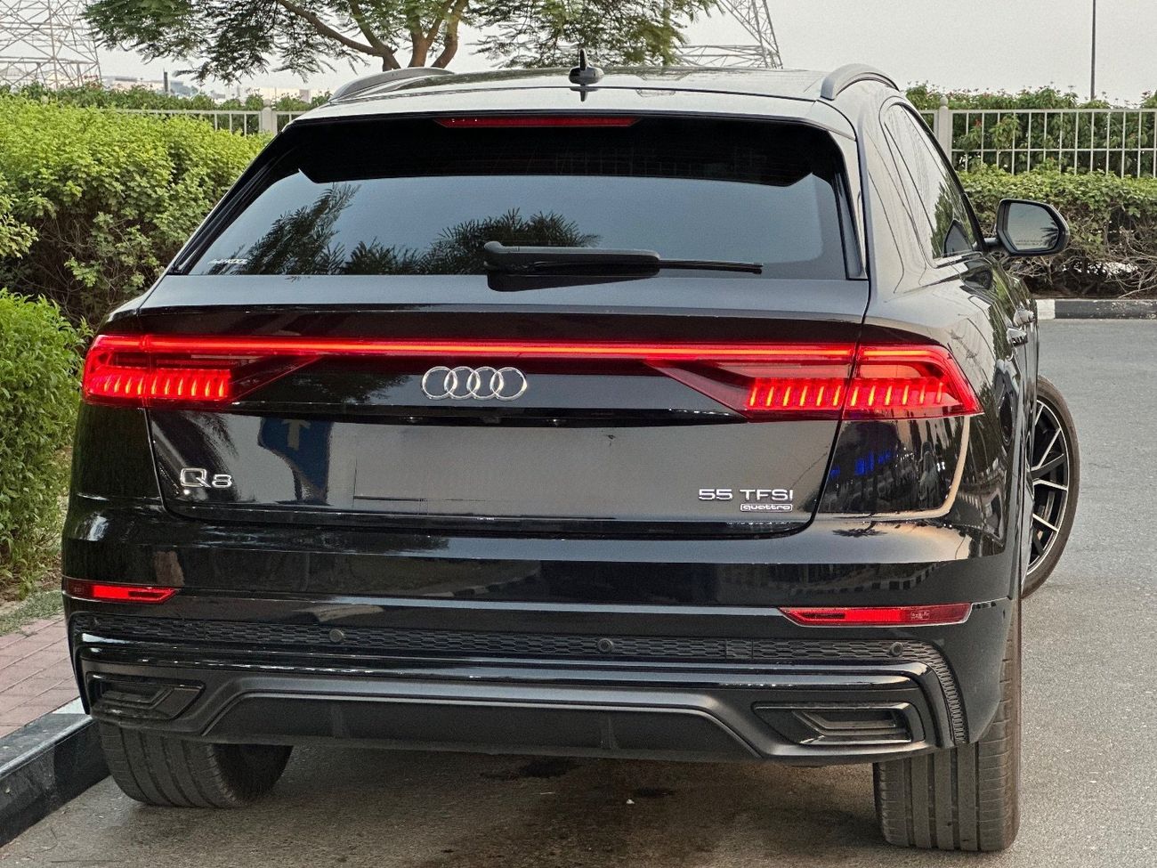 Audi Q8 55 TFSI quattro S-Line 3.0L (340 HP)