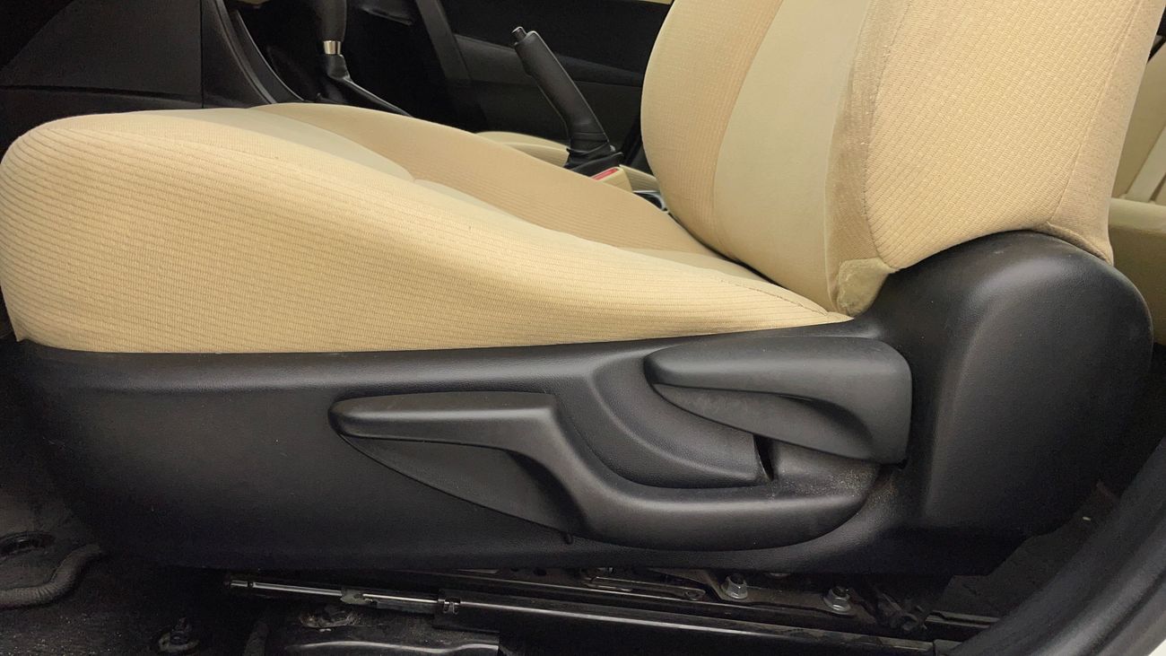 تويوتا كورولا SE 1.6 | بدون دفعة مقدمة | اختبار القيادة في المنزل