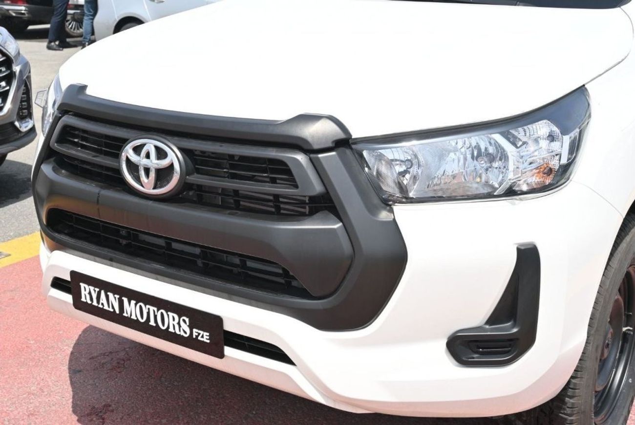 Toyota Hilux Toyota Hilux 2.4L Diesel Manual, 4WD Color White Model 2023