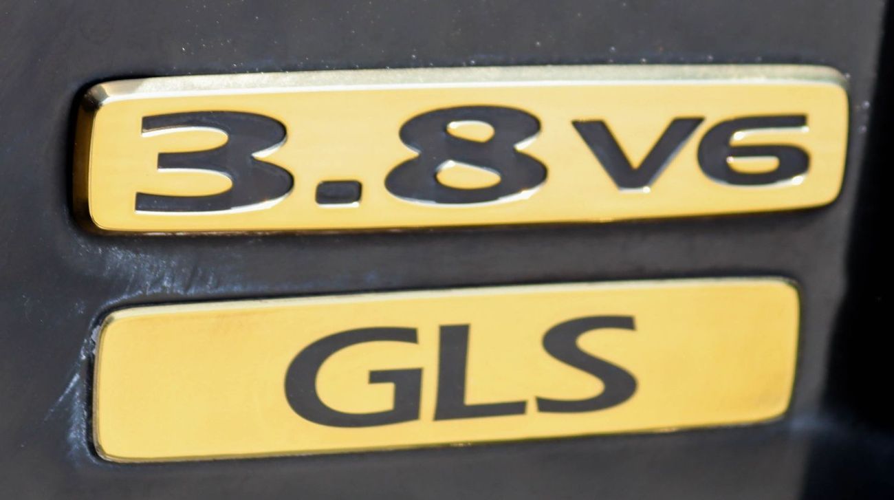 ميتسوبيشي باجيرو GLS Mid 3.8L (274 HP)