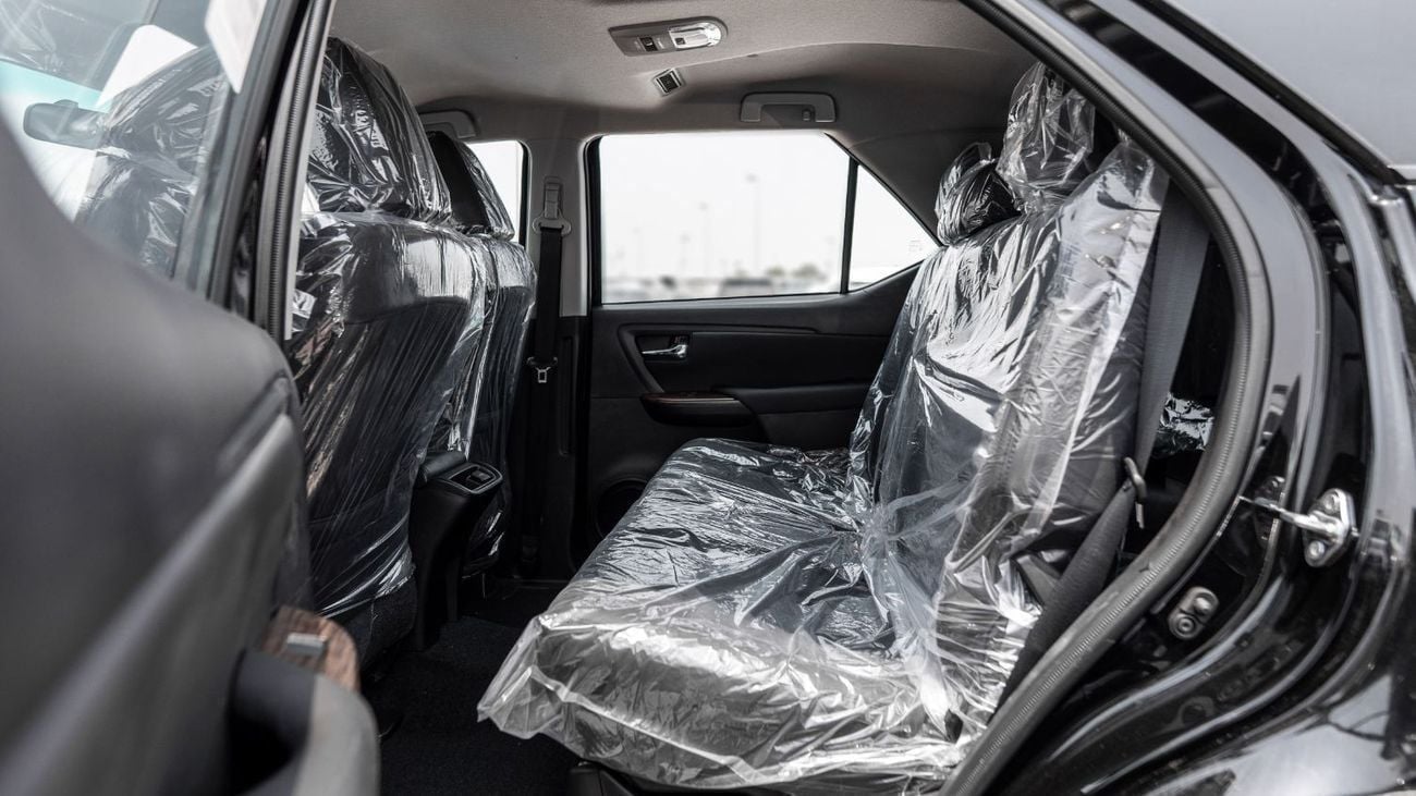 Toyota Fortuner 2025 Toyota Fortuner 2.7L AT Petrol (Black)