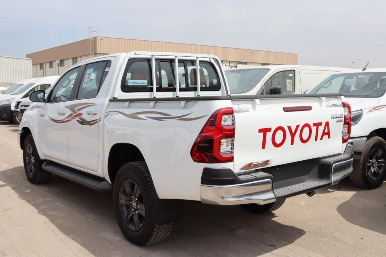 Toyota Hilux 2.7 Petrol full option model 2025