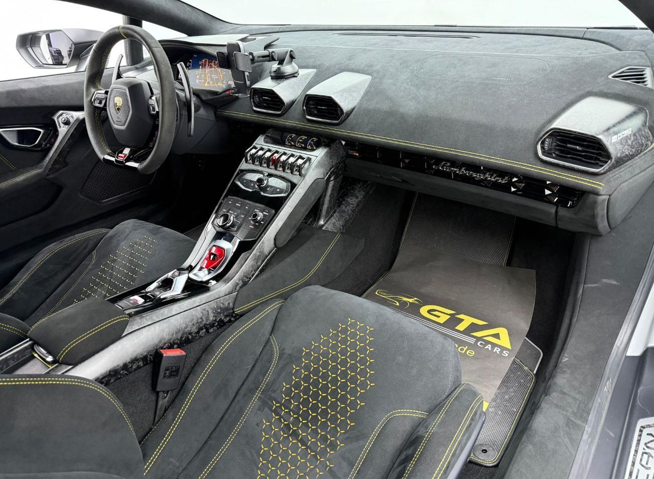 Lamborghini Huracan 2018 Lamborghini Huracan Performante, Warranty, Full Service History, Very Low Km, Fully Loaded, GCC