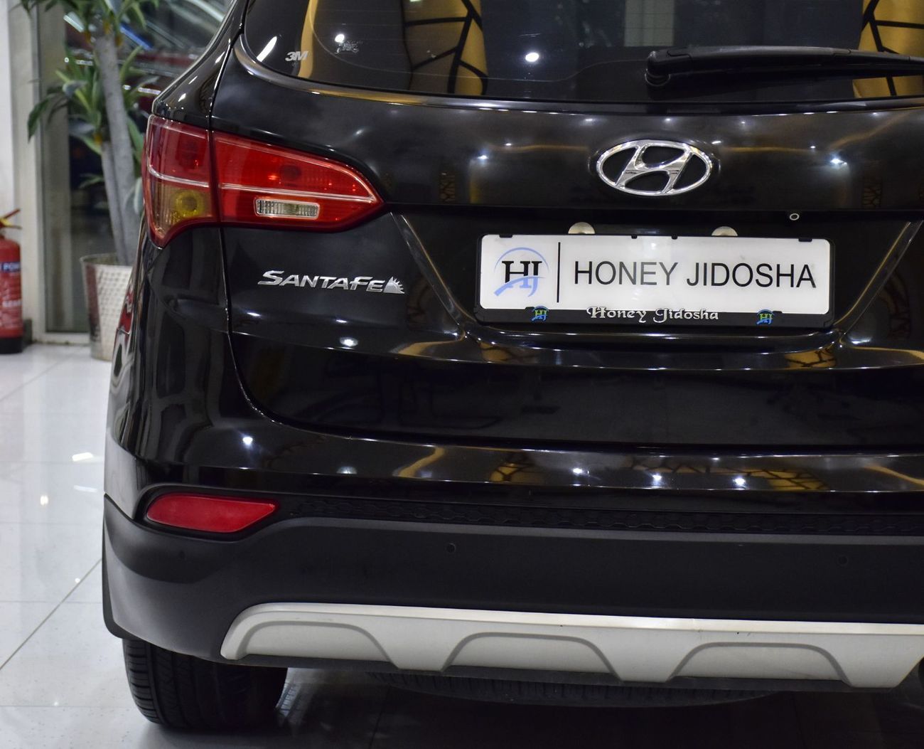 هيونداي سانتا في EXCELLENT DEAL for our Hyundai SantaFe 4WD 3.3L ( 2014 Model ) in Black Color GCC Specs