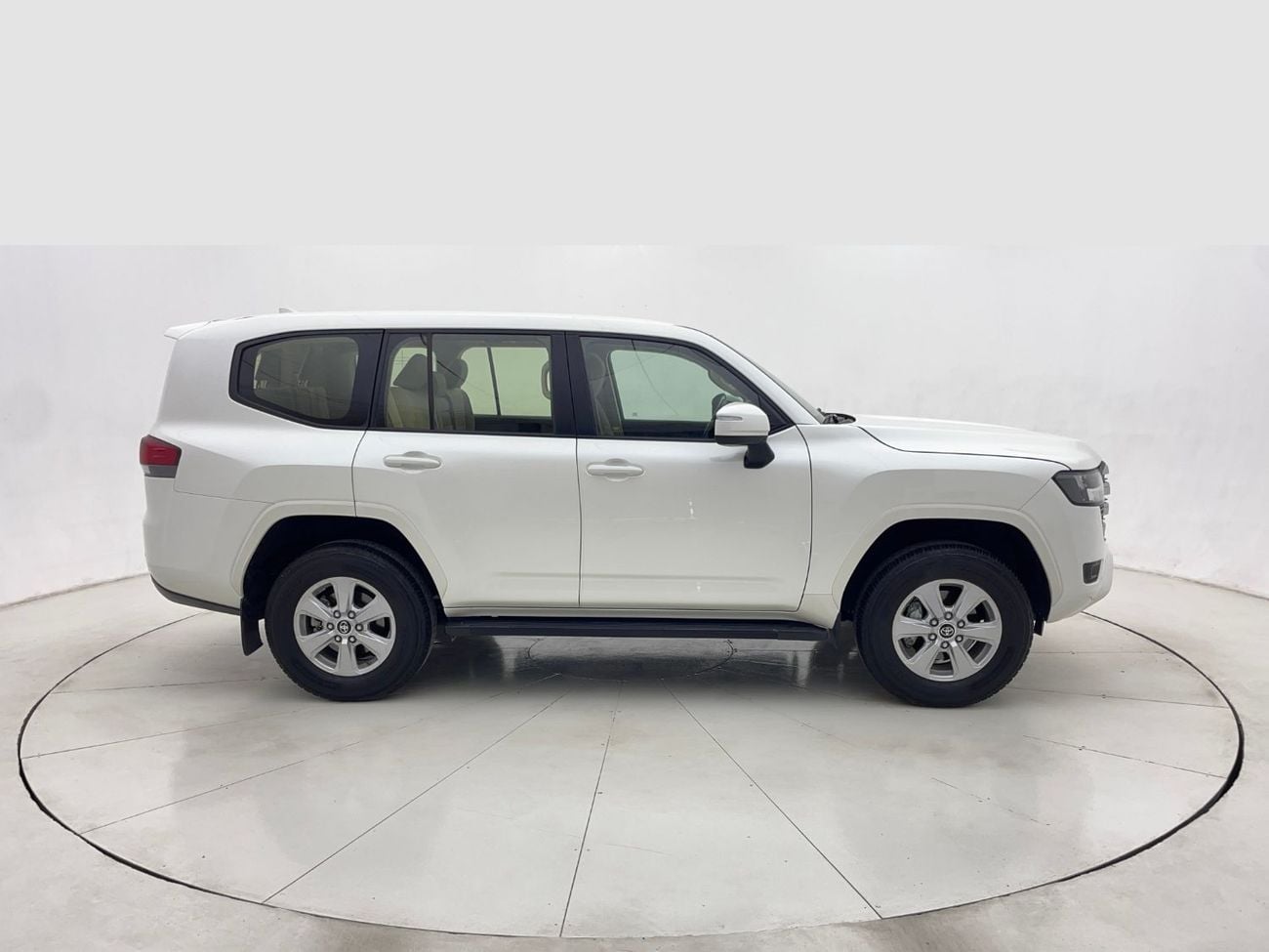 تويوتا لاند كروزر 4L 2023 | 0 DP | 2795/Month | 30 Day Return | Service History