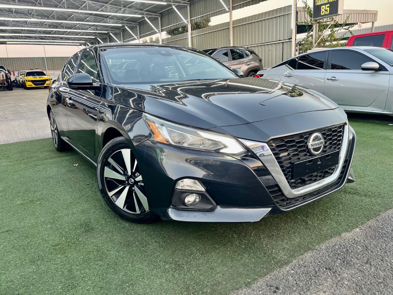 Nissan Altima SL 2.5L full option auto drive warranty one year