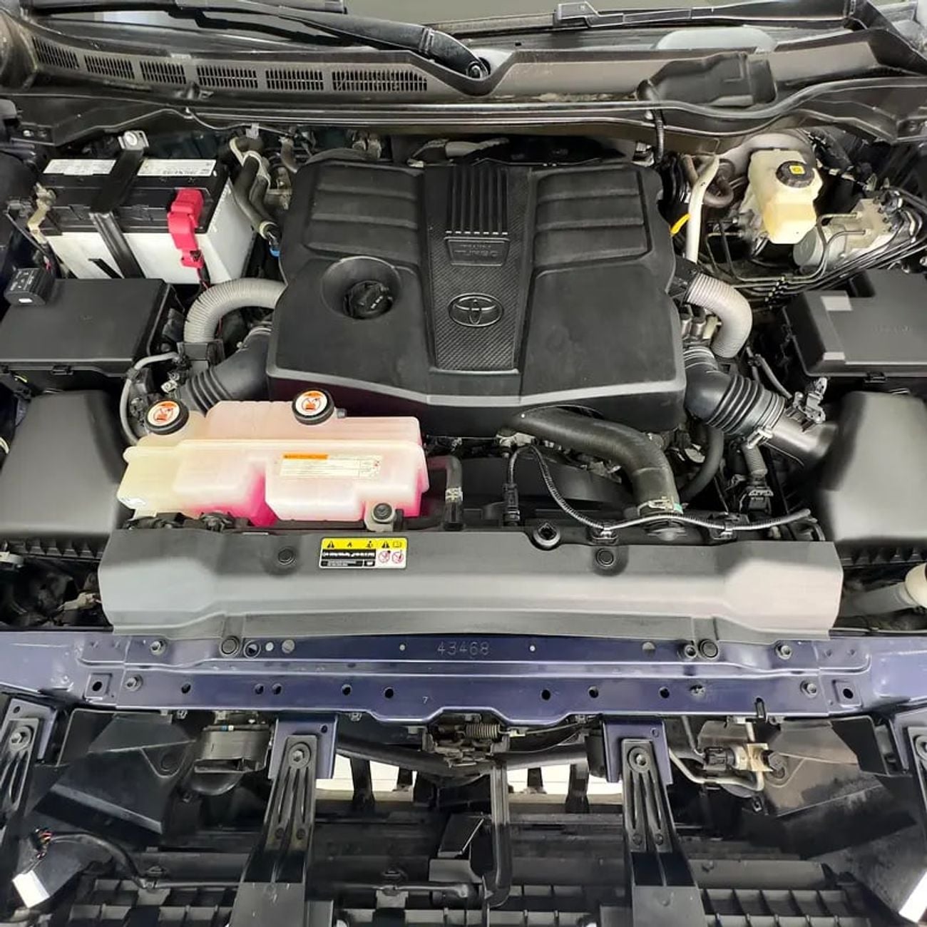 تويوتا تاندرا Crewmax Limited 5.7L Limited