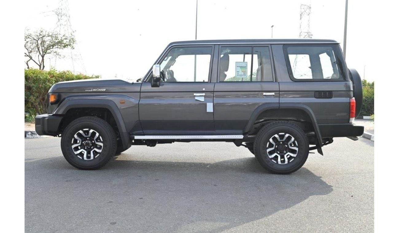 تويوتا لاند كروزر 70 2025 TOYOTA LAND CRUISER 76 HARDTOP SDLX V6 4.0L PETROL 4WD 5-SEATER AUTOMATIC