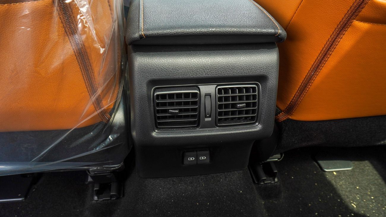 تويوتا كامري LIMITED 2.5L HEV HYBRID