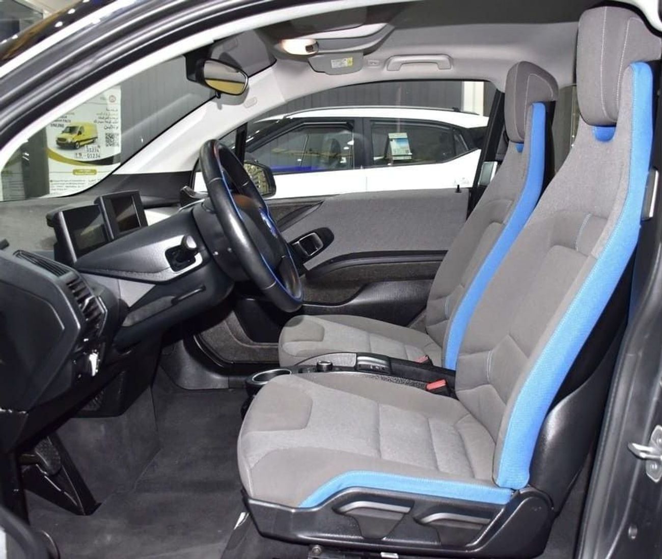 بي أم دبليو i3 EXCELLENT DEAL for our BMW i3 eDrive ( 2019 Model ) in White & Black Color GCC Specs