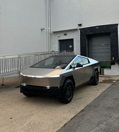 Tesla Cybertruck All Wheel Drive