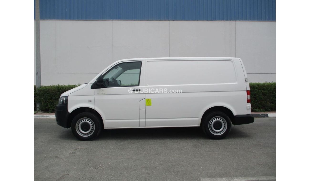 فولكس واجن T5 ترانسبورتر فولكس واجن ترانسبوتر فان بحاله ممتازه 2015 بدون حوادث