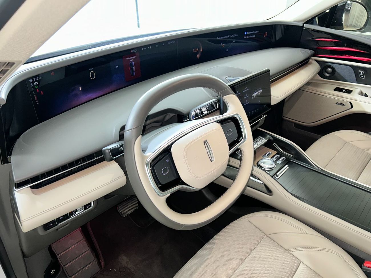 لينكولن ناوتيلوس PRESIDENTIAL /NAU425H / AL TAYER MOTORS AL QOUZ SHOWROOM