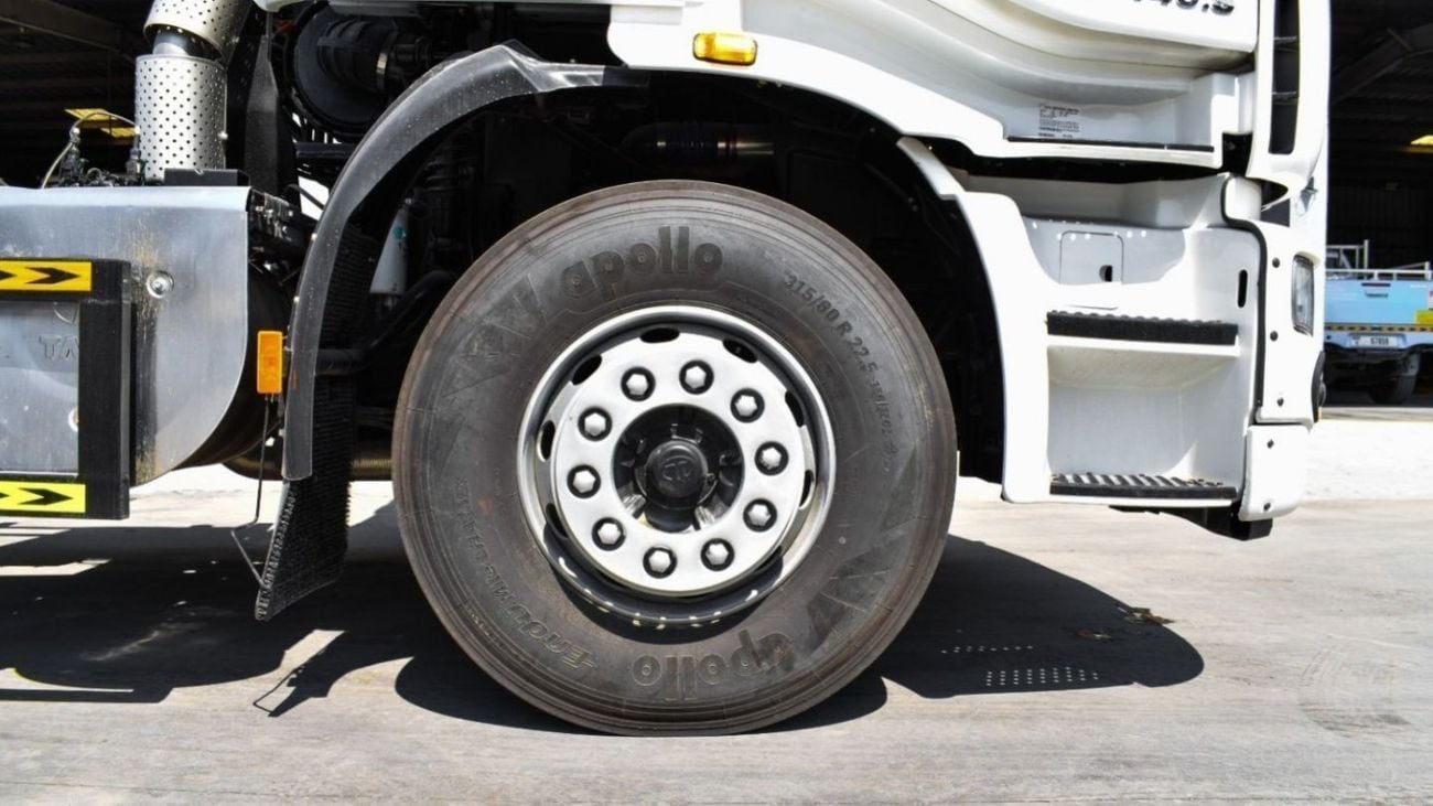 Tata Prima TATA PRIMA 4X2 Tractor Head