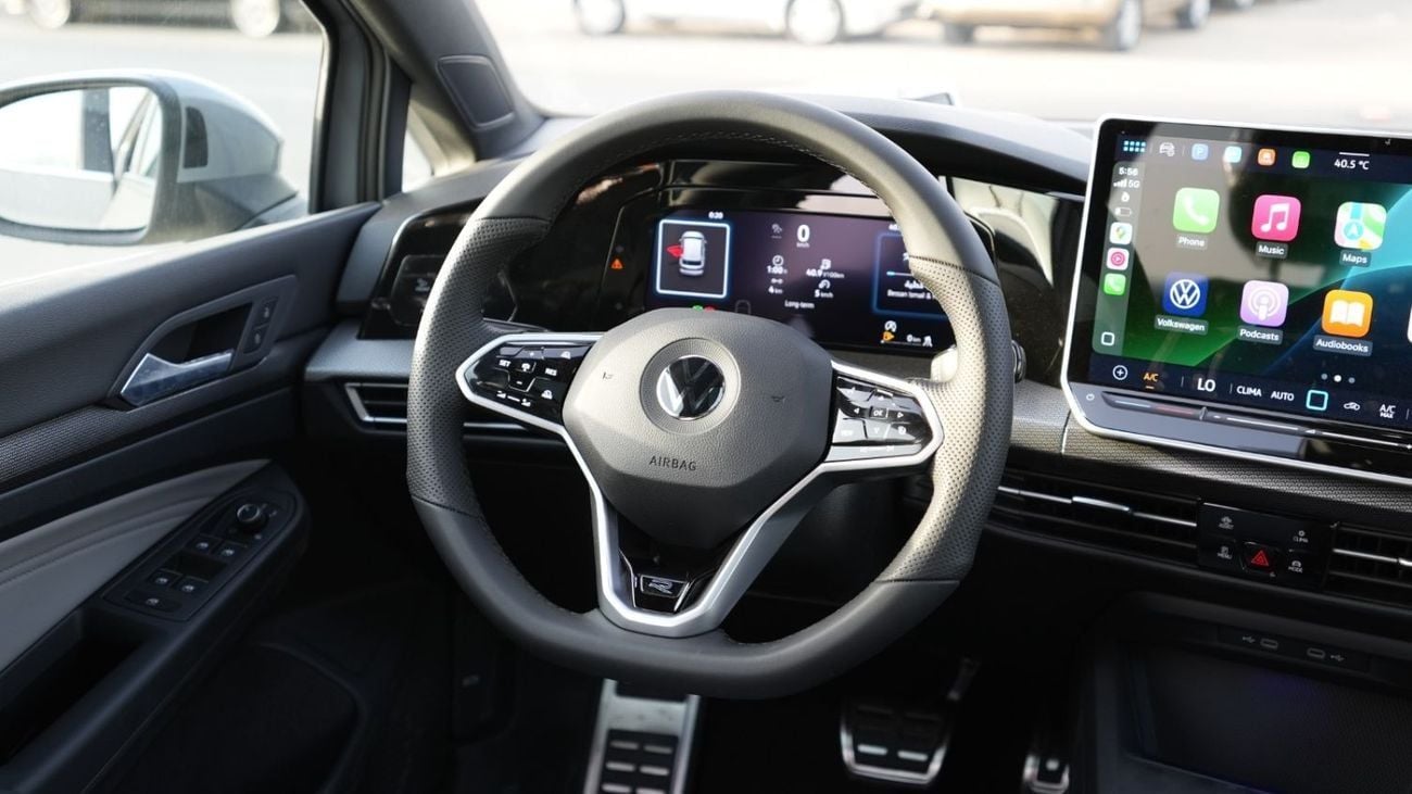 Volkswagen Golf فولكس واجن جولف R 300 TSI جديدة للبيع في دبي. لون رصاصي 2025 موديل, موجودة عند Najem auto FZE. هذه ا