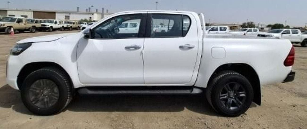 تويوتا هيلوكس 2.4L DIESEL M/T WIDE BODY DOUBLE CABIN PICKUP