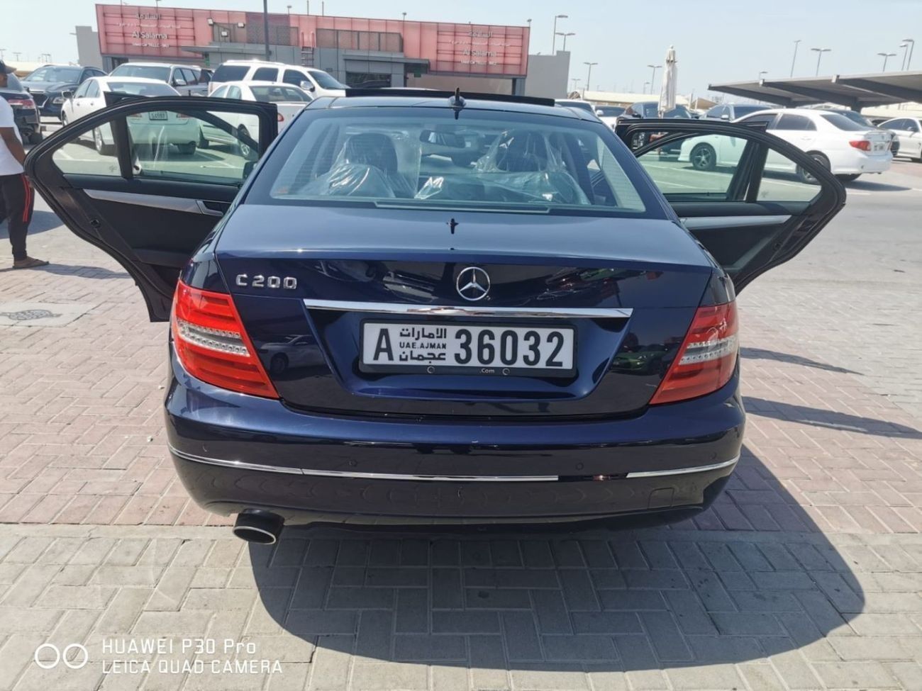 Mercedes-Benz C 200 In excellent condition and requires no expenses