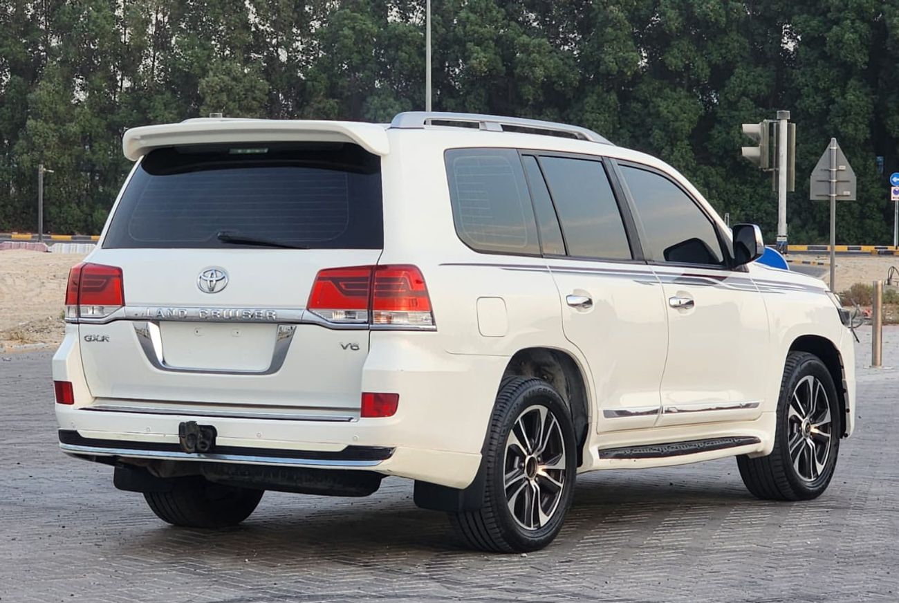 تويوتا لاند كروزر GXR V6 MODEL 2011 UPGRADE 2021