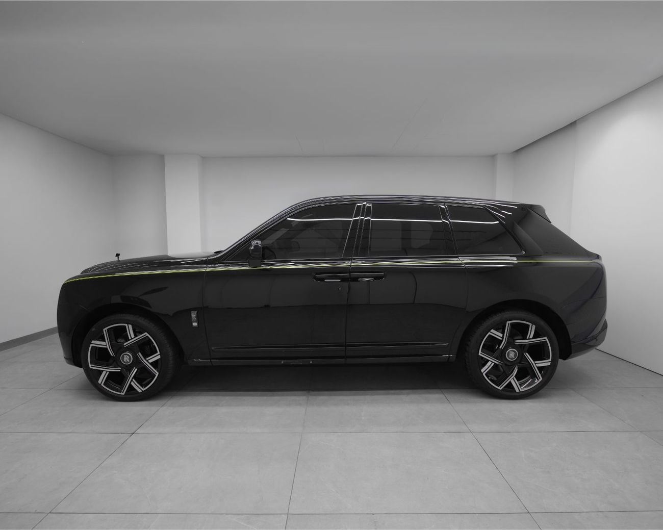 رولز رويس كولينان BLACK BADGE