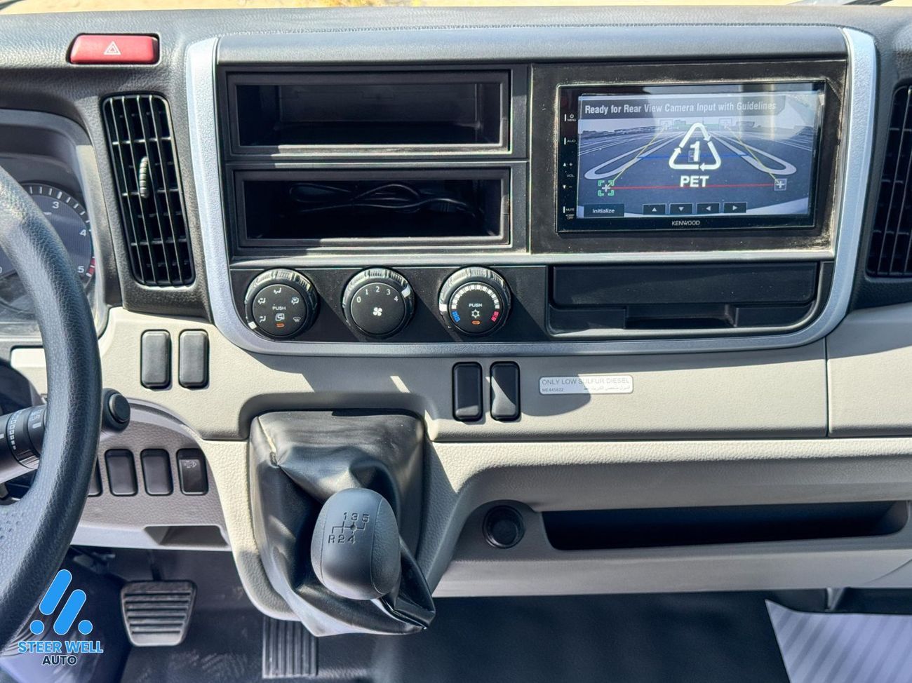 ميتسوبيشي فوسو كانتير Truck | 3.0L Diesel | Euro 5 | Short Chassis | RWD | White | GCC Specs