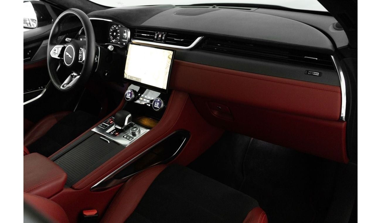 جاكوار F بيس SVR 5.0L